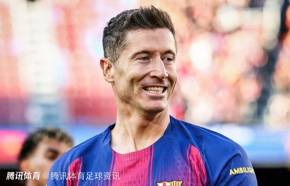 罗马诺：莱万即将决定个人未来 巴萨将提供一年降薪续约合同