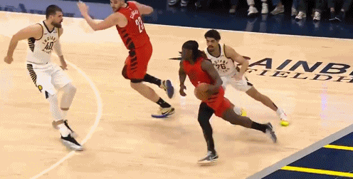 头被打肿却不犯规？祖巴茨：裁判说克林根在空接 我记住了下次也抡肘子