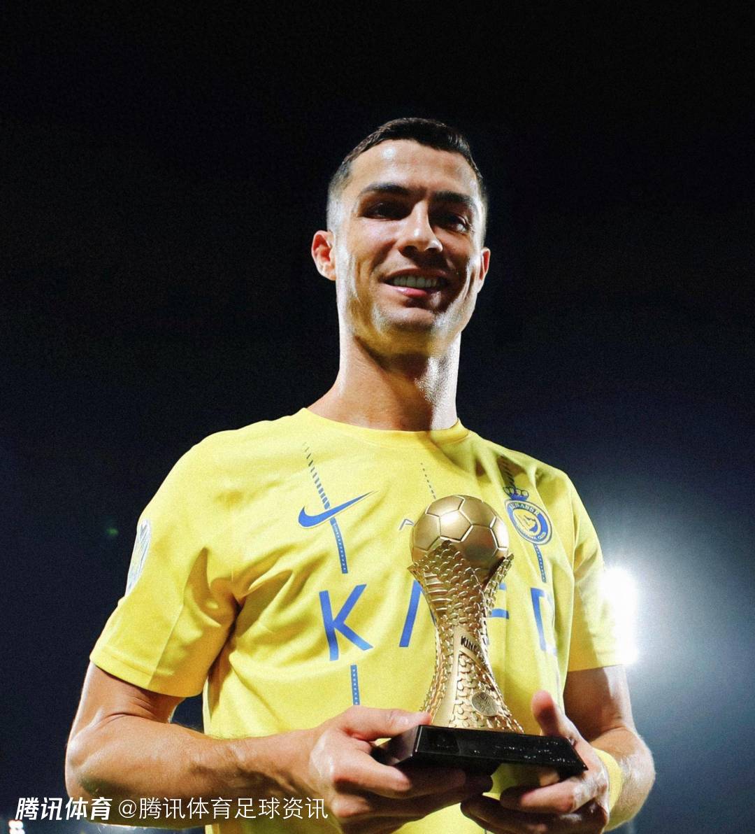 英媒确认曼联高层立场：俱乐部专注长期建队 即便C罗愿降薪也不会签回他 