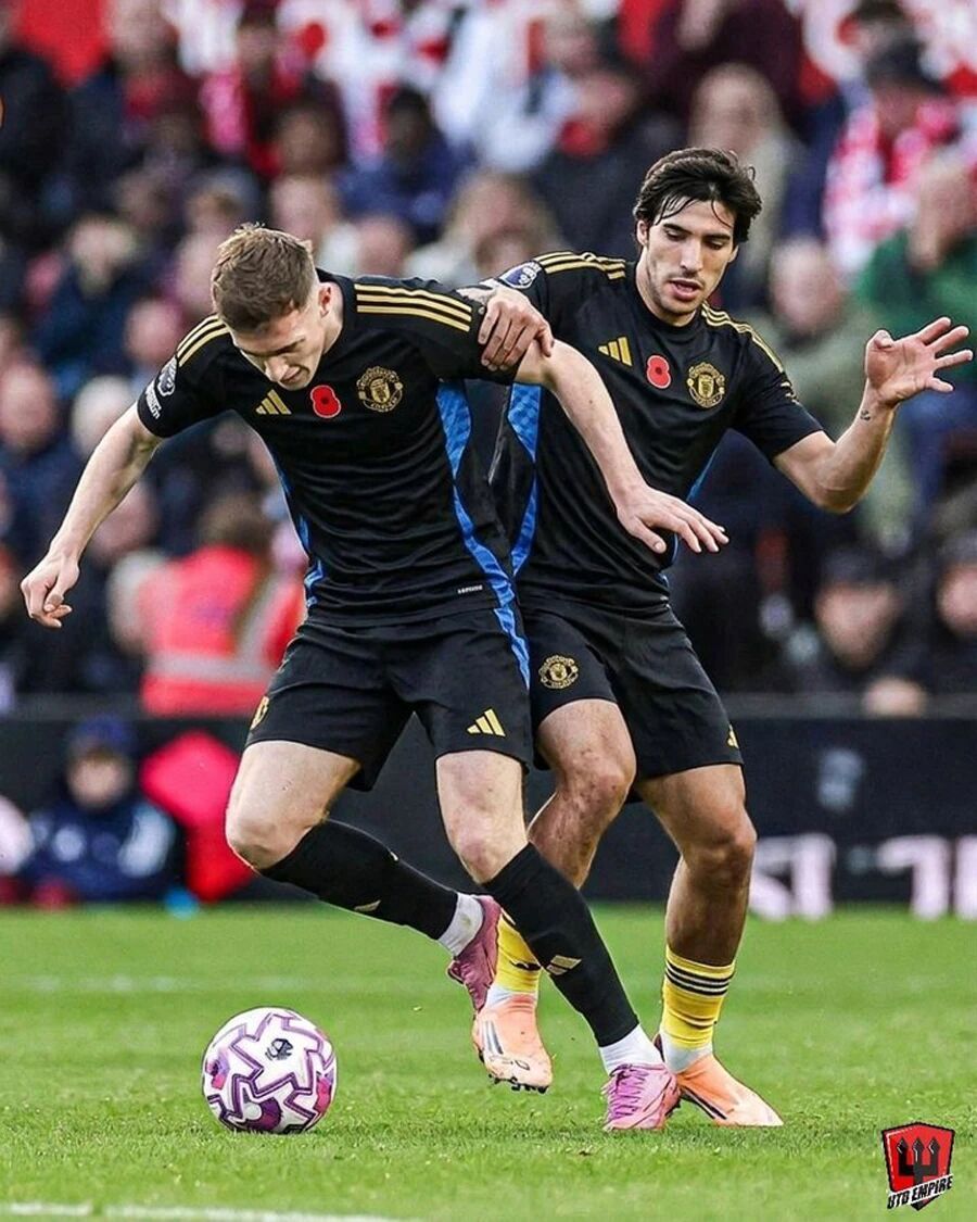 曼联签托纳利获利好，曝其并非皇马首选！或交换乌加特降低转会费