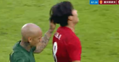 媒体人热议米特里策红牌：对李镇全头发有兴趣 不得红牌不罢休