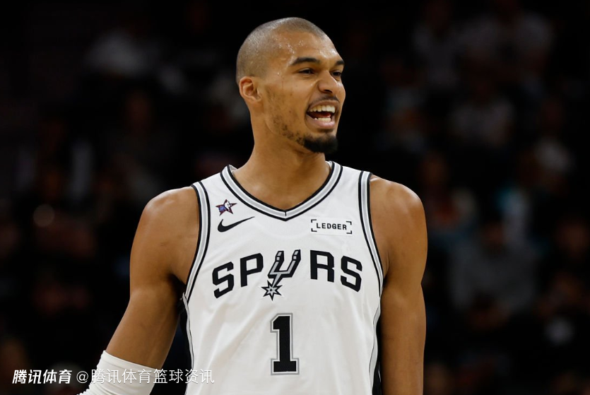 文班：成为首位全明星首发法国球员超开心 下一个剃头目标是卡特-布莱恩特