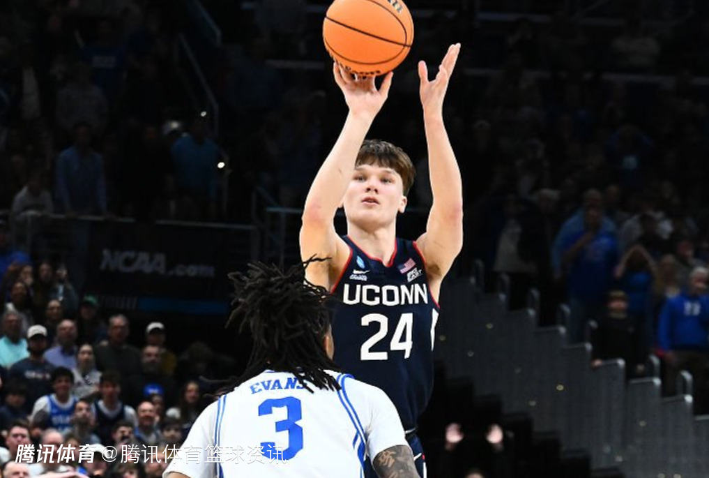 疯狂三月！穆林斯超远三分准绝杀 康大19分逆转杜克晋级四强