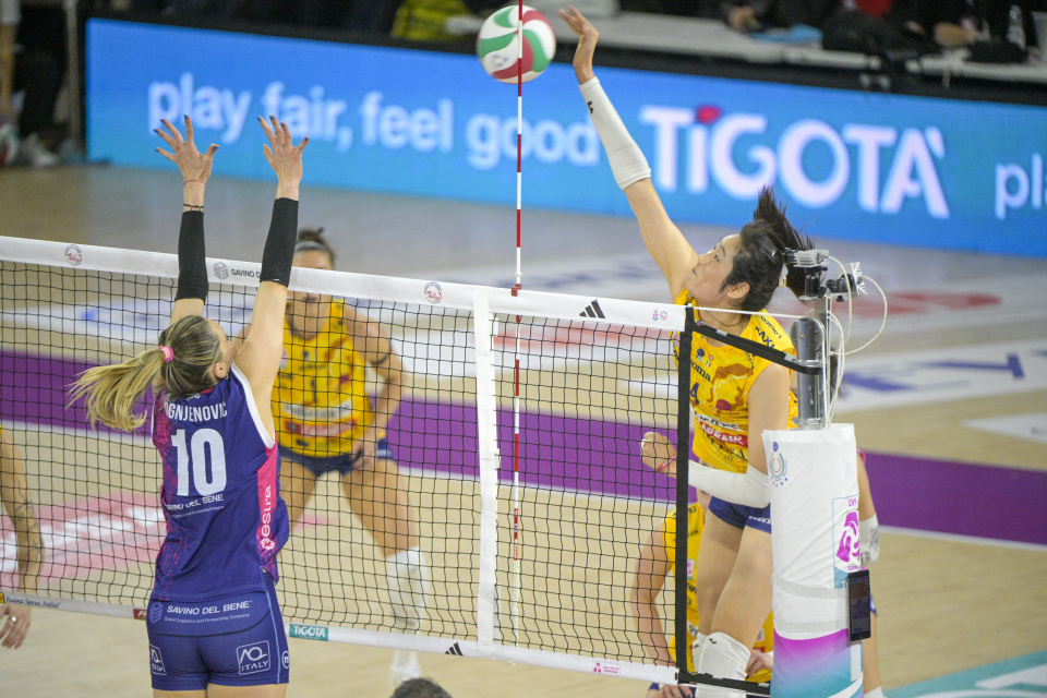 意甲女排朱婷17分科内3-0力克斯坎迪奇 首局惊险43-41高分