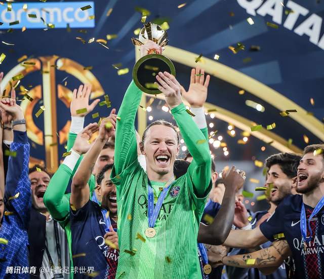 4次扑点 6冠加身：俄罗斯门将封神之作：巴黎全队致敬英雄