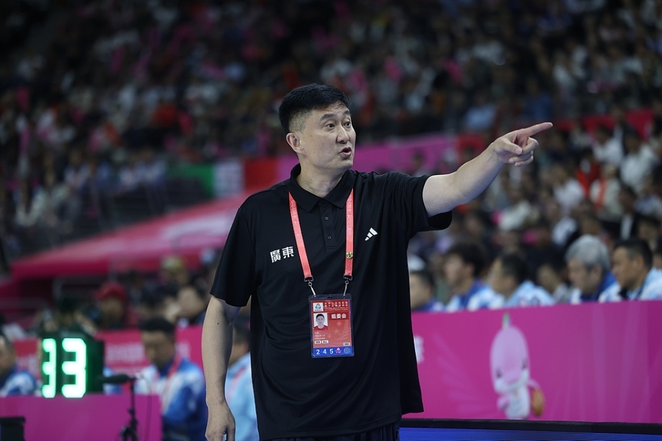 广东队四负上海队杜锋会不会下课？欧洲篮球名帅随时可能接任