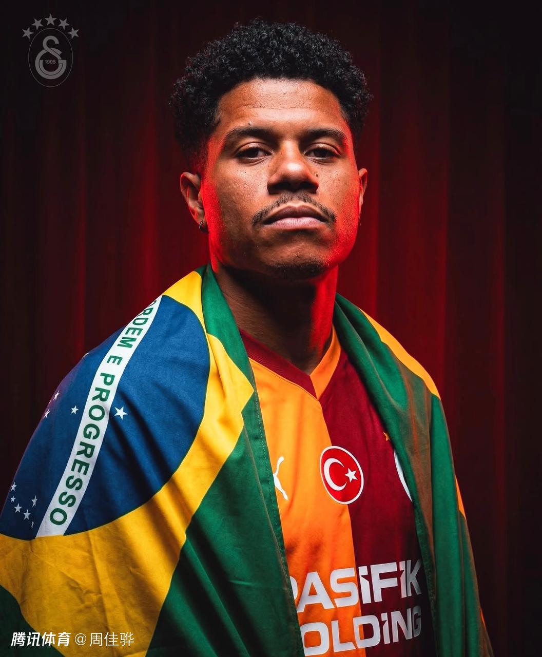 萨拉：入选巴西队是意外之喜，迪尼斯就像我的父亲一样