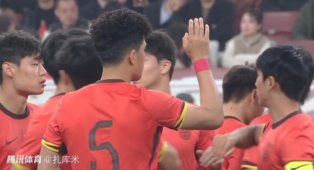 半场战报-杰哈菲世界波、鲍世蒙失误送礼，U23国足暂0-2泰国