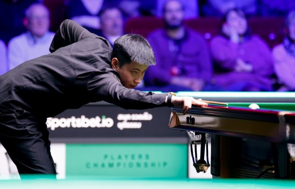 轰2杆破百！赵心童6-5逆转马克-艾伦，跻身球员锦标赛决赛