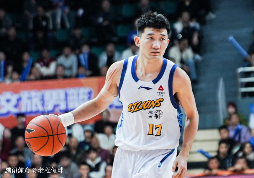 孙铭徽上赛季季后赛打4针封闭：不想因伤再放弃机会