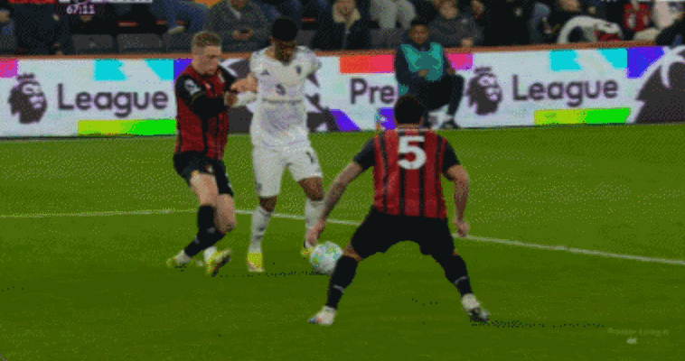 英超官方解读曼联vs伯恩茅斯争议判罚：马奎尔红牌无误 阿玛德接触不够犯规