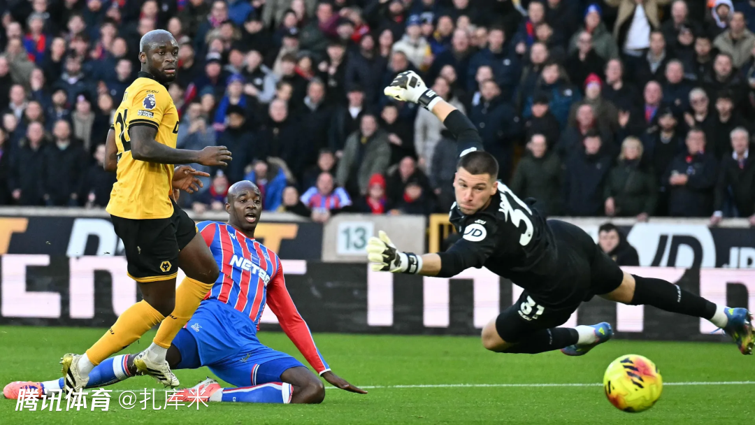 半场战报-皮诺失单刀+中柱、亨德森扑点，水晶宫暂0-0狼队