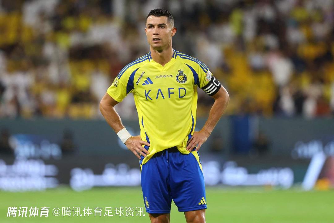 解约金5000万欧！葡媒：因对PIF不满并罢赛抗议 C罗夏窗或离开利雅得胜利