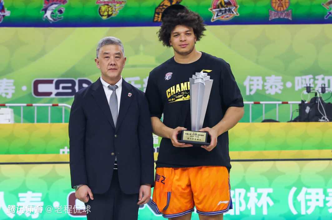 洛夫顿：春节假期我会保持自律 终极目标还没达成不能松懈