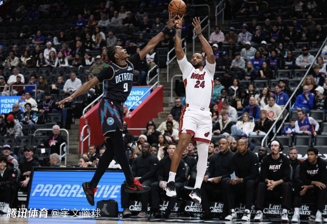 鲍威尔狂飙36+7三分！率热火掀翻东部榜首活塞 献制胜罚球拒22分逆转