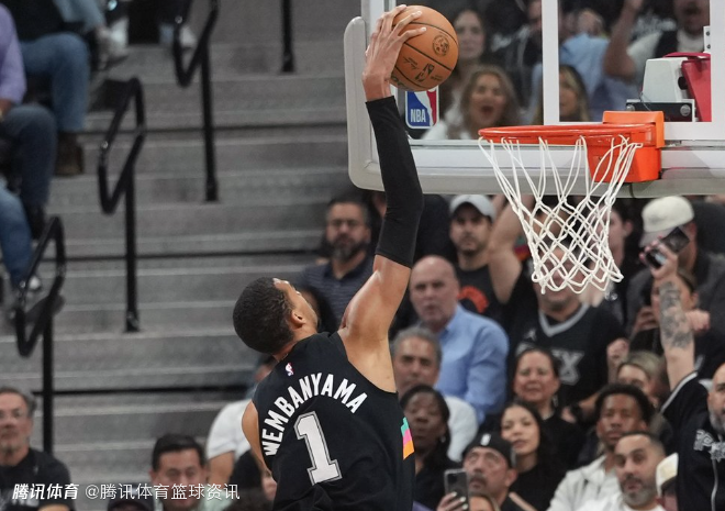 25分逆转+生涯首胜小卡！文班赛后落泪：这是我这辈子打过最艰难比赛之一