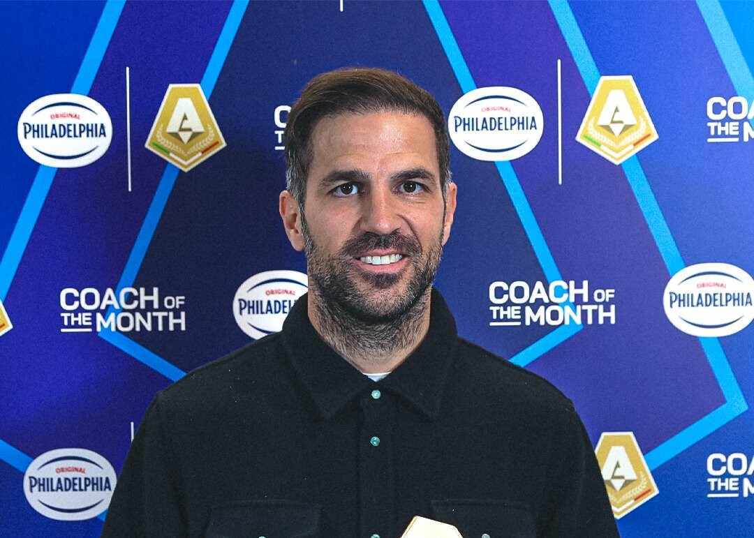 3场全胜！官方：科莫主帅法布雷加斯当选意甲3月最佳主教练