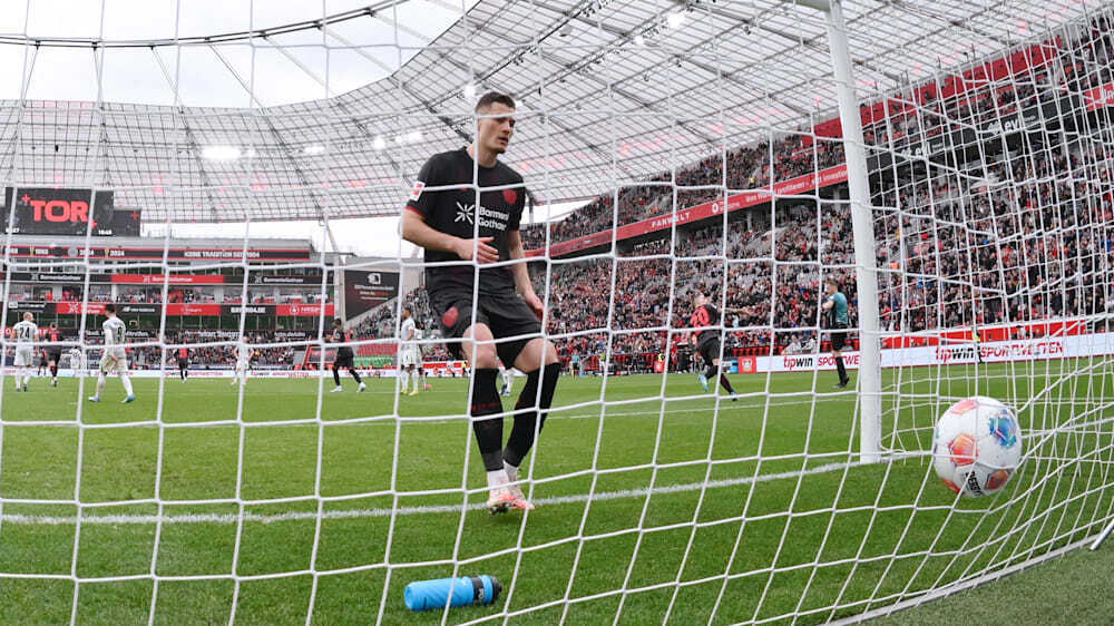 希克：本可更早完成五大联赛百球成就；药厂有机会获欧冠资格