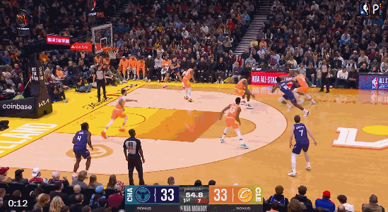 克努佩尔命中生涯第100记三分球 仅用29场比赛创NBA新秀纪录