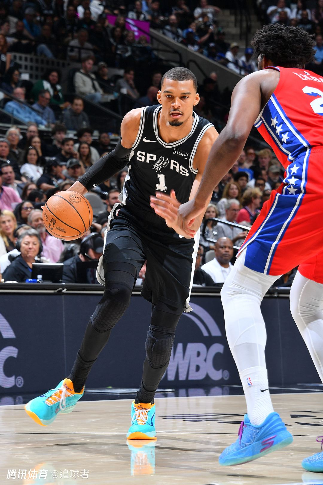 文班肋骨检查结果：未骨折且免遭重伤 最后3战至少打1场获评奖资格