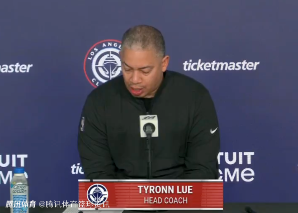 卢：年轻球员必须明白他们不应该持球 只有小卡一人可以掌控球权