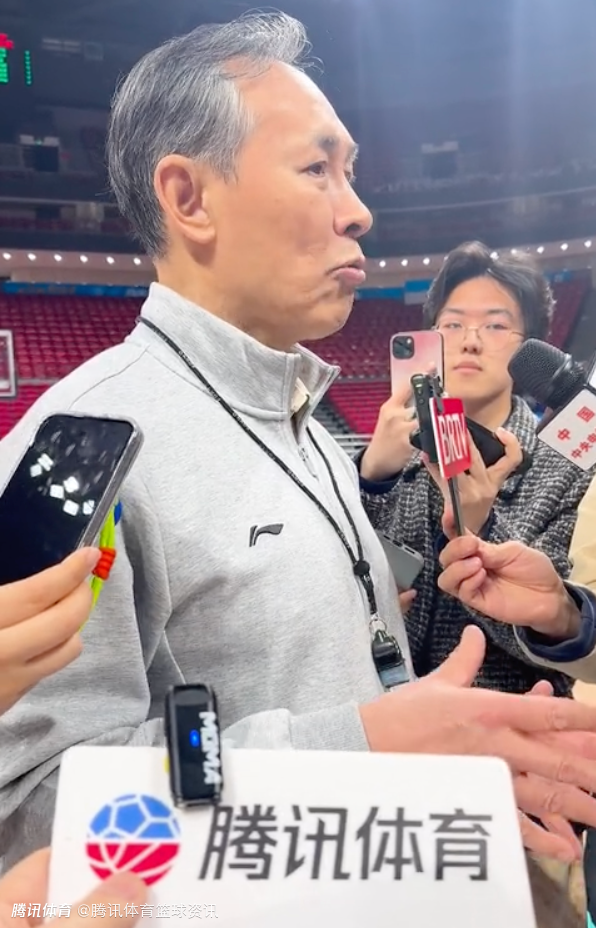 麦基亮相北京男篮训练课！许利民翟晓川陈盈骏齐赞：他融入的非常快