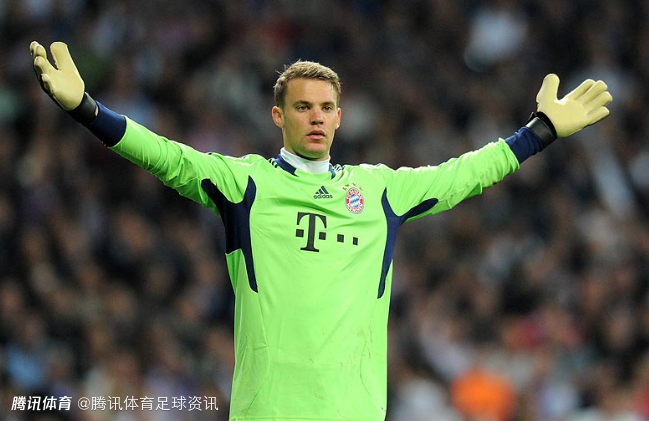 德媒：拜仁内部讨论诺伊尔续约 若继续踢球需接受减薪 新合同或与表现挂钩