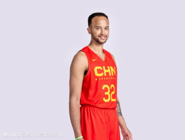 中国男篮历史首位归化球员！NBA官网显示李凯尔国籍已更改为美国籍 
