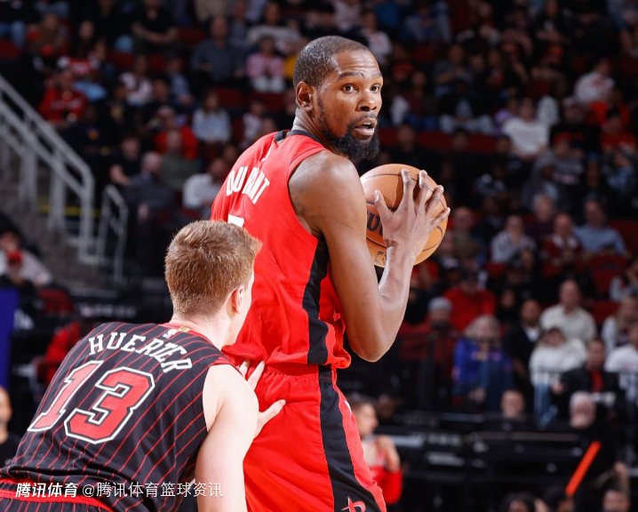 杜兰特：我和小贾互相鼓励 大家不会因为投丢球而沮丧