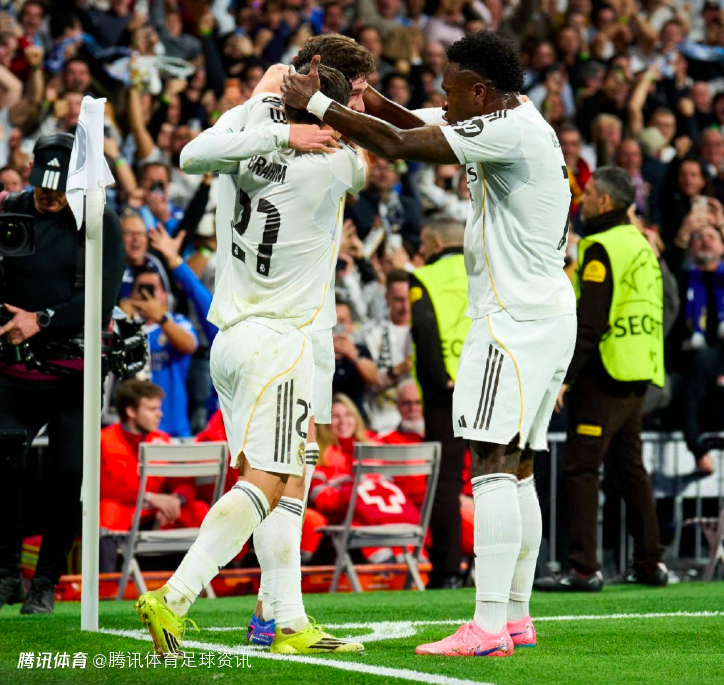 阿斯报：维尼修斯曾让点给戴帽的巴尔韦德被拒 罚丢后随即向全场道歉