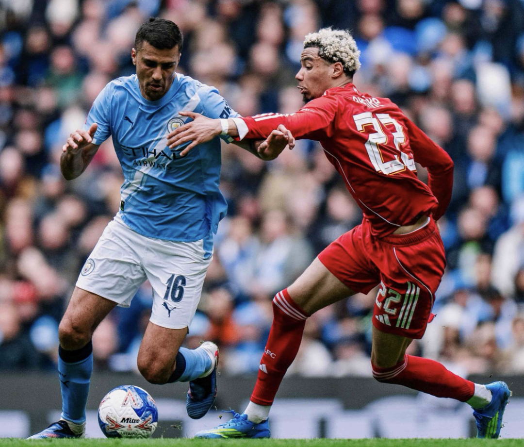 詹俊评利物浦为四无球队：无强度、无战术、无防守、无斗志