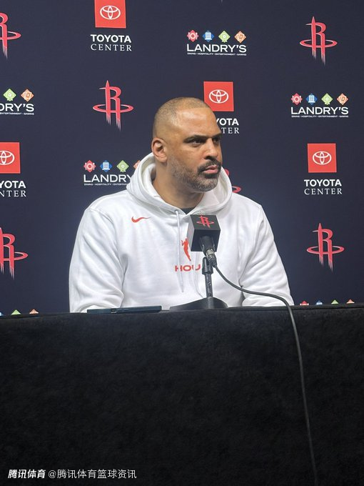 火箭变阵！乌度卡按对位调整阵容：伊森取代谢泼德重回首发对阵尼克斯