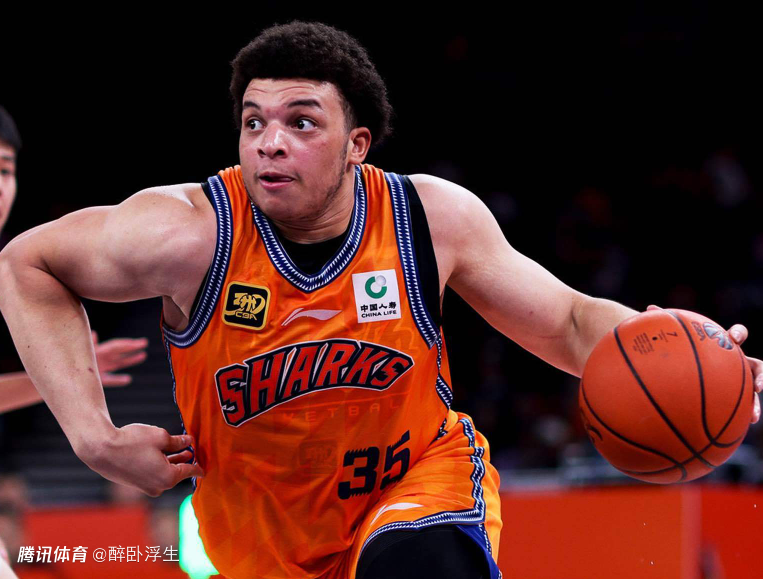 李弘权18+8上海大胜8连杀江苏 洛夫顿14+8吃T庞峥麟9中2