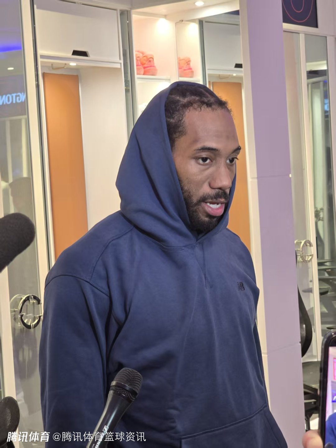 莱昂纳德：快船愿意拼搏谁都不怕 首节不在状态继续投就好