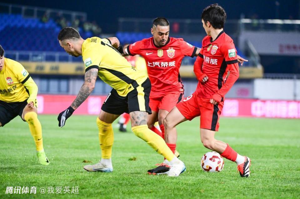 海港VS西海岸首发：5外援PK4外援！蒯纪闻登场，杨希战旧主，武磊替补