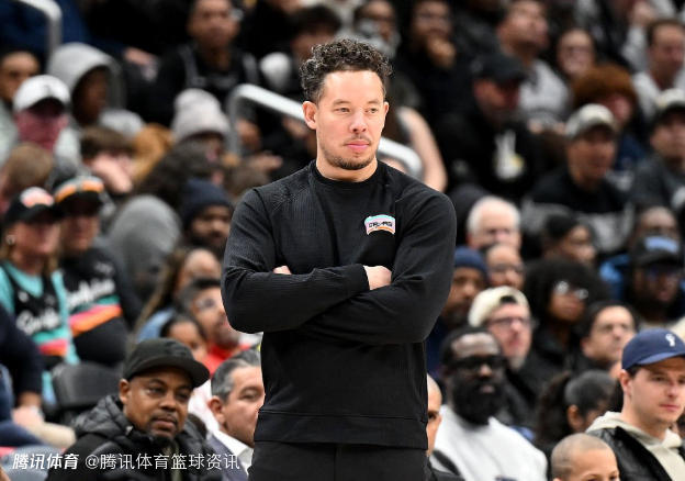 马刺主帅：文班被垫脚应该无大碍 卡斯尔和哈珀还需要成长