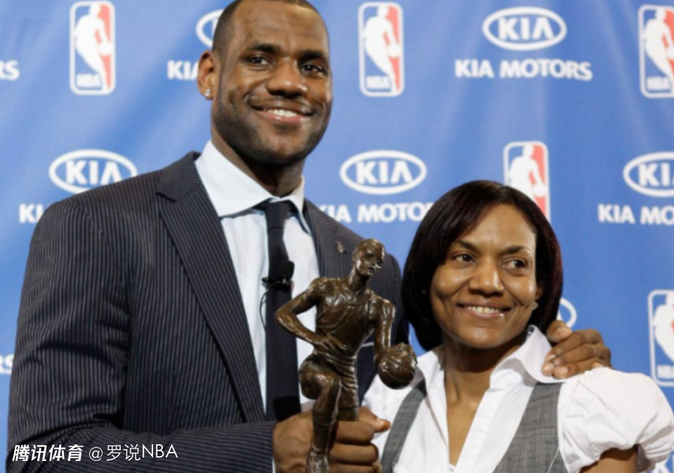 詹姆斯：妈妈生我时只有16岁 我的动力是给她买一个带储藏室的房子