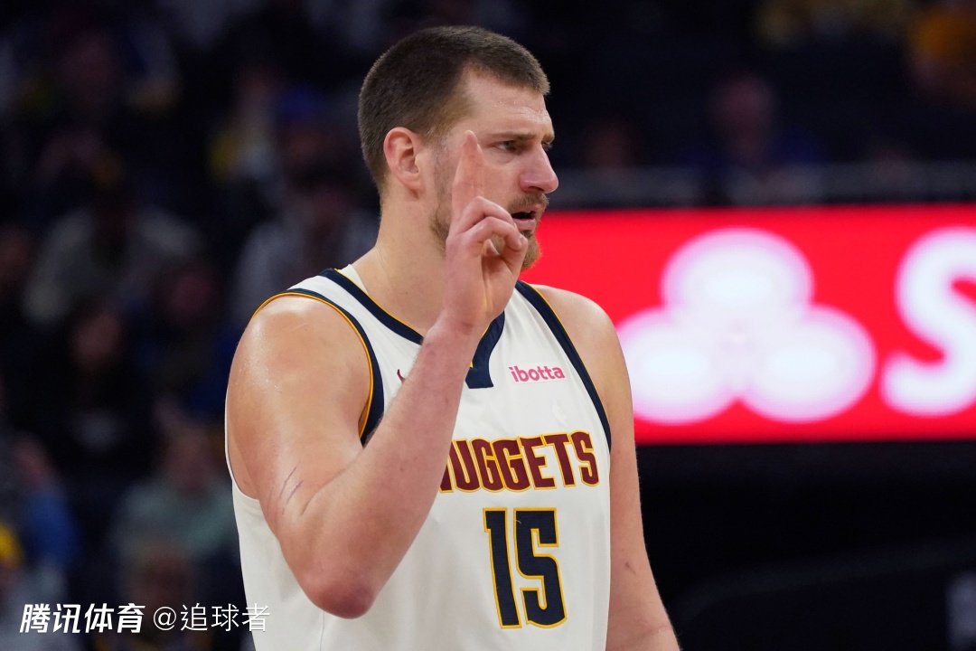 惨遭东契奇绝杀！约基奇空砍24+16+14惜败湖人 赛后失落离场