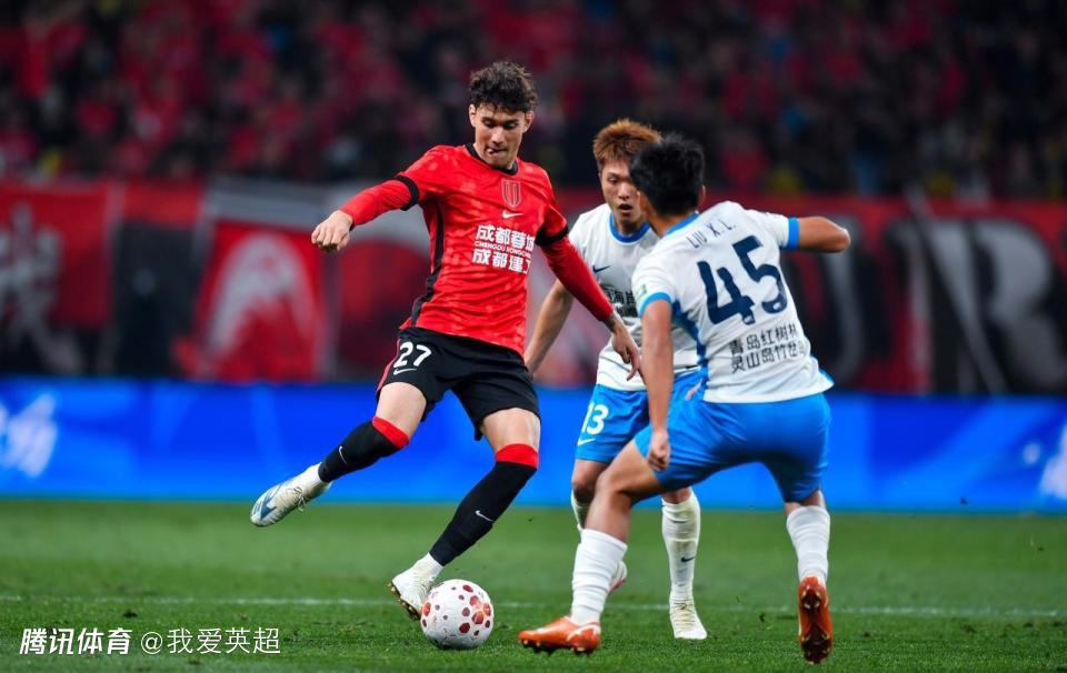 搅和型射手？23岁蓉城红星替补10分钟造2球！4天前为国足半场造2红