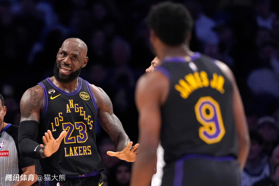 数据帝：詹姆斯刷新一项NBA纪录 东契奇42+12+0变队史第一人