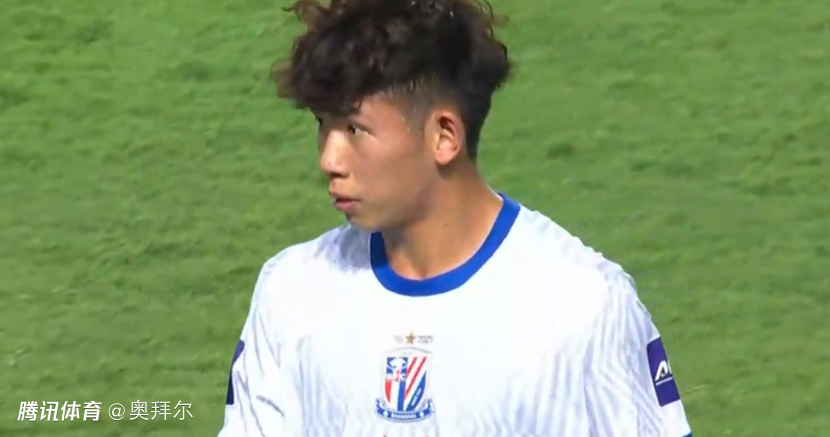 刘诚宇肘击幸运逃红！提拉通鼻子被打破，主裁手下留情