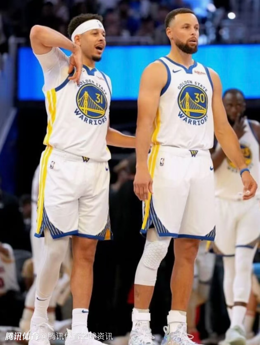 库里感慨兄弟穿勇士球衣同场：从自家后院到NBA赛场 梦想成真