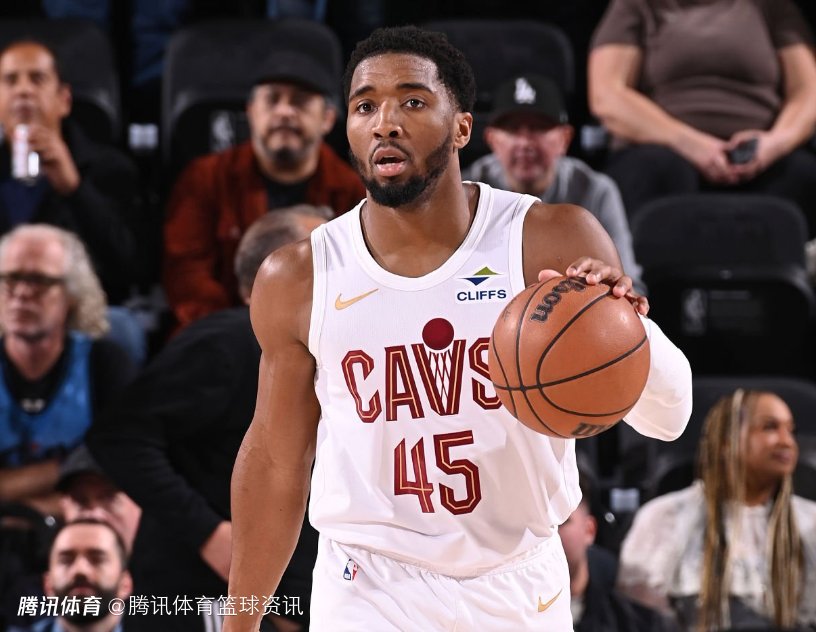 米切尔：施罗德和球队简直无缝衔接 哈登加入会让内线球员受益良多