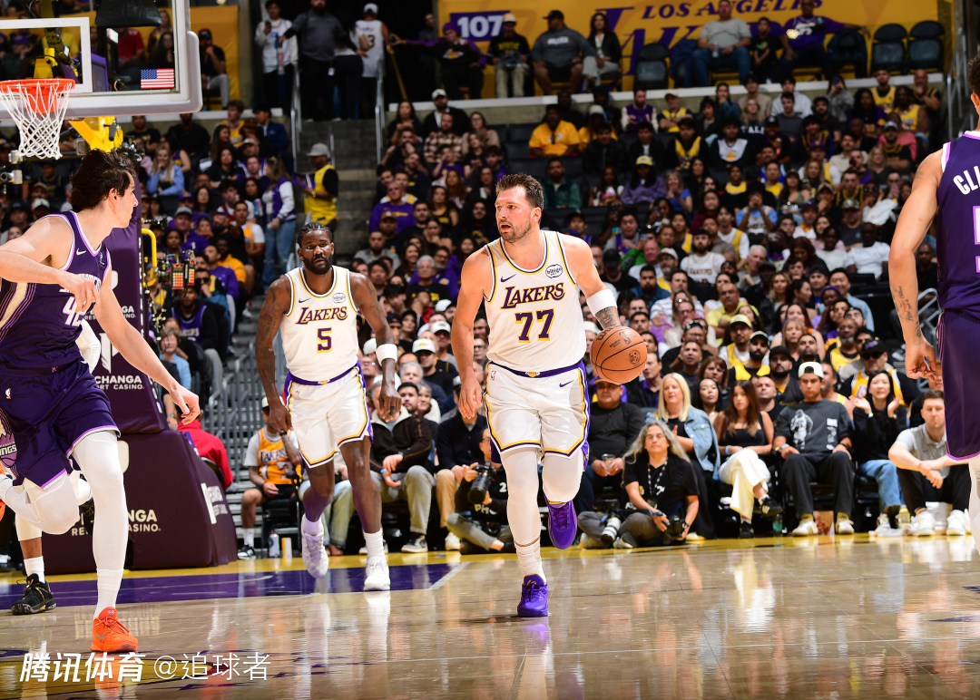 连场三节打卡！东契奇28+9+5打爆国王：轰逆天滑倒三分点燃球馆