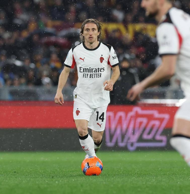 莫德里奇被啃老贡献绝杀，AC米兰2-1升班马，静待尤文阻击国米