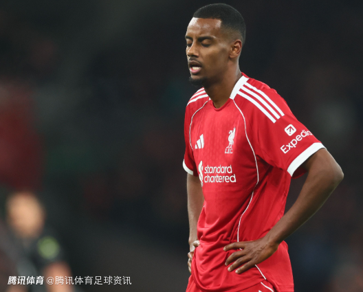 天空体育：利物浦仍在等待伊萨克的扫描结果 预计将证实腿部骨折