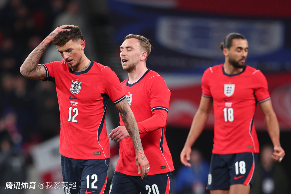 退队4年后回归！阿森纳名将遭8万英格兰球迷狂嘘，心态爆炸压哨送点