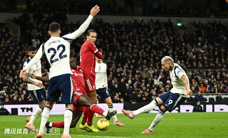 热刺恶汉5分钟3次激怒利物浦！肘击+掐脖均逃牌，输球后追骂裁判