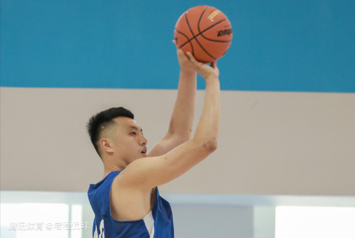 北京队长翟晓川询问杨鸣谁打潜力赛：让我和35岁李晓旭打打呗