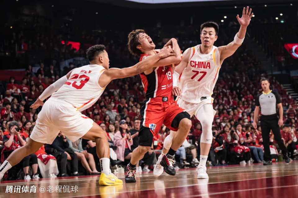 3中0一分未得打8分钟后被雪藏 张镇麟成男篮最郁闷之人